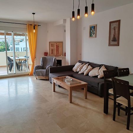 Seaview Apartment With Great Amenities & Facilities Benalmádena Esterno foto