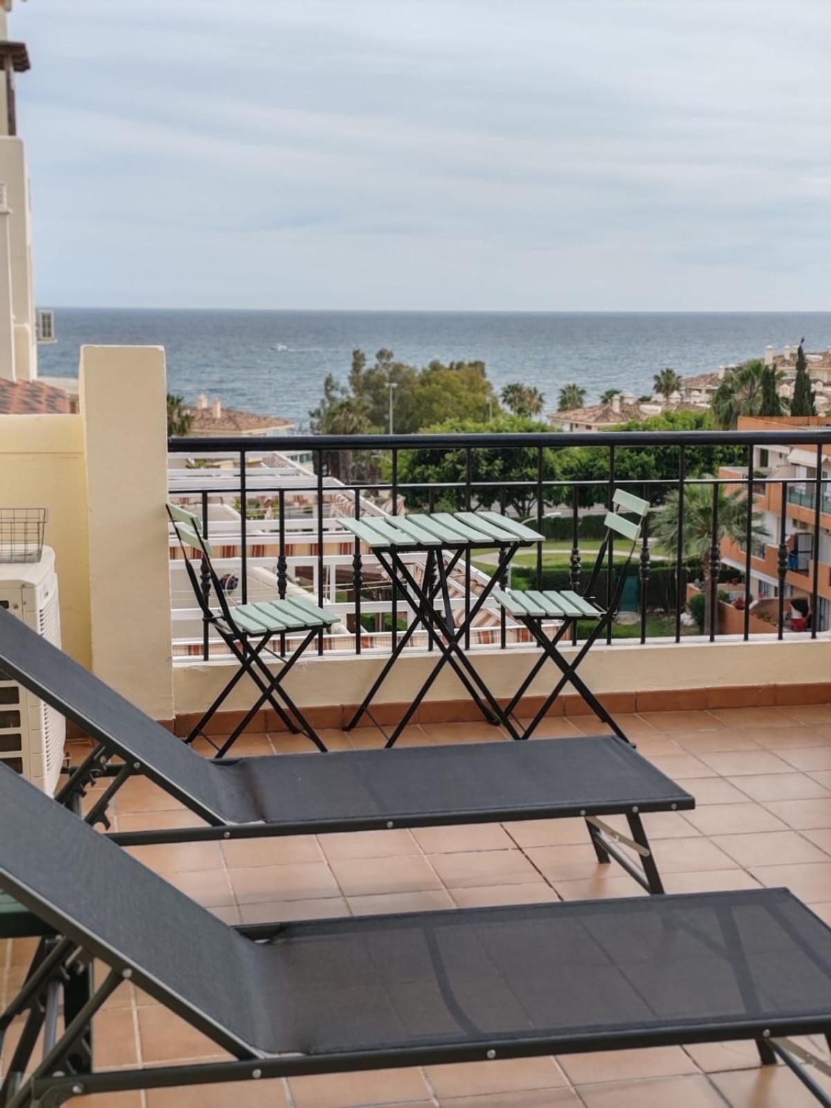 Seaview Apartment With Great Amenities & Facilities Benalmádena Esterno foto